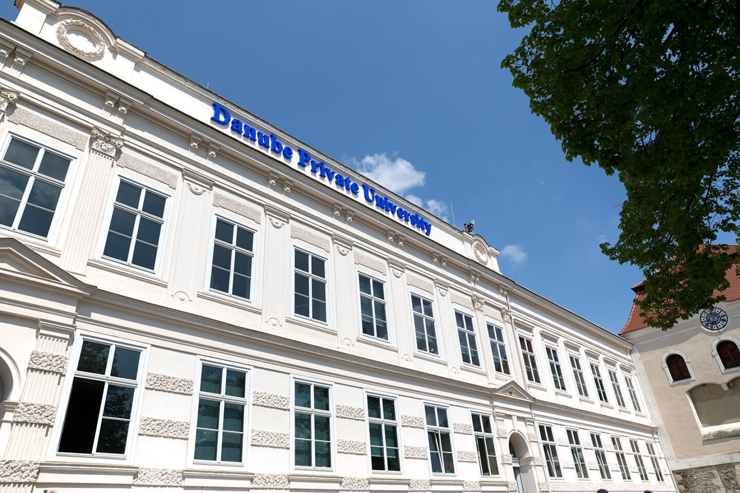 Private universities for medicine - the fight for recognition